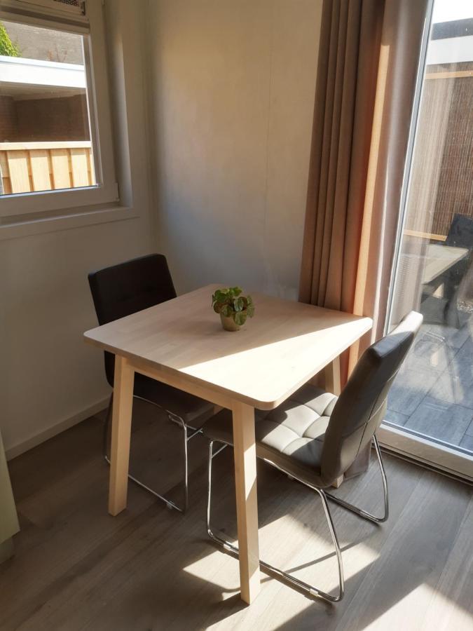 Vakantiechalet Huisje Onder De Toren أوستكابيلي المظهر الخارجي الصورة