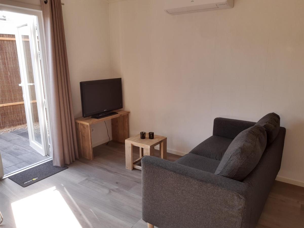 Vakantiechalet Huisje Onder De Toren أوستكابيلي المظهر الخارجي الصورة